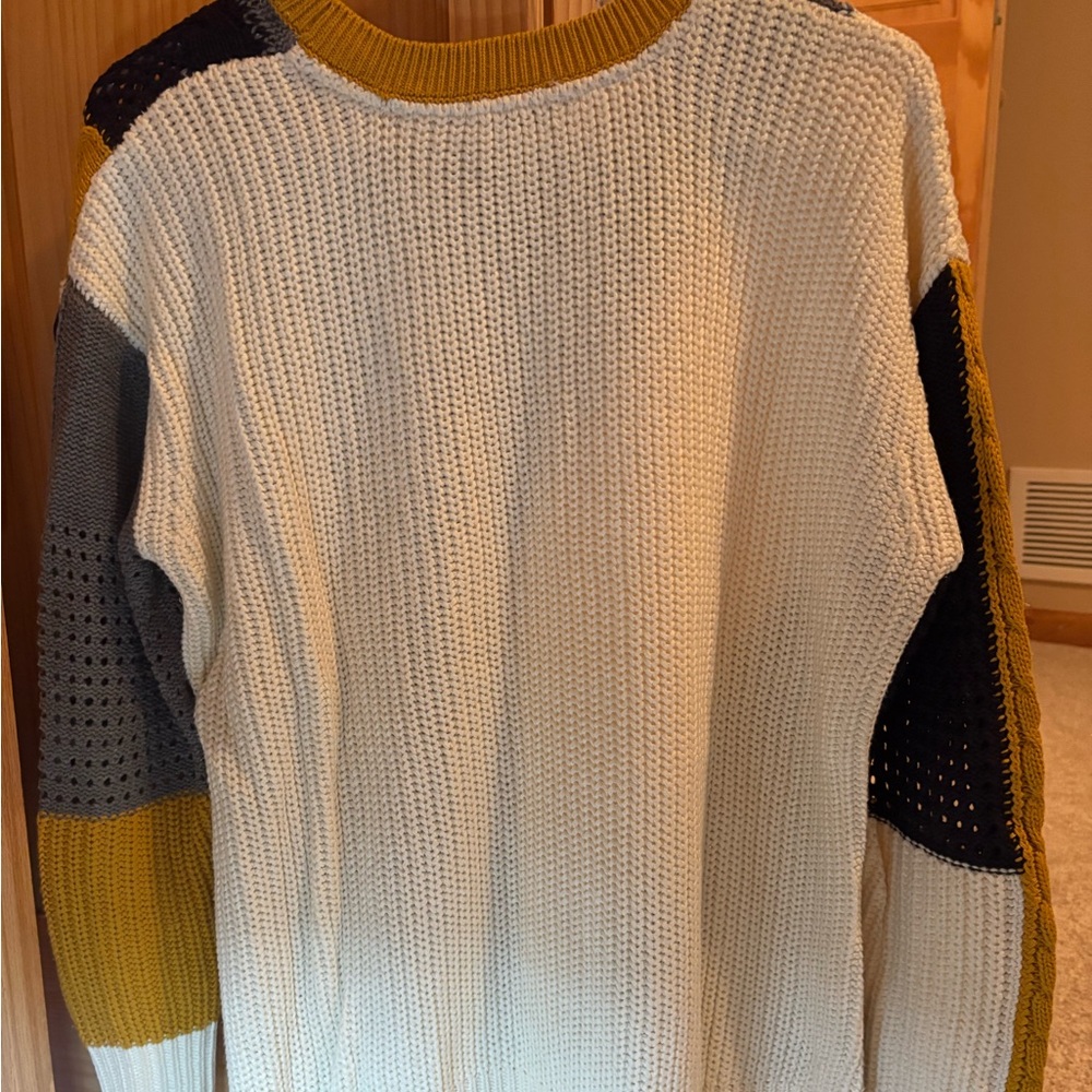Colorblock Knit Sweater - Picture 5 of 5